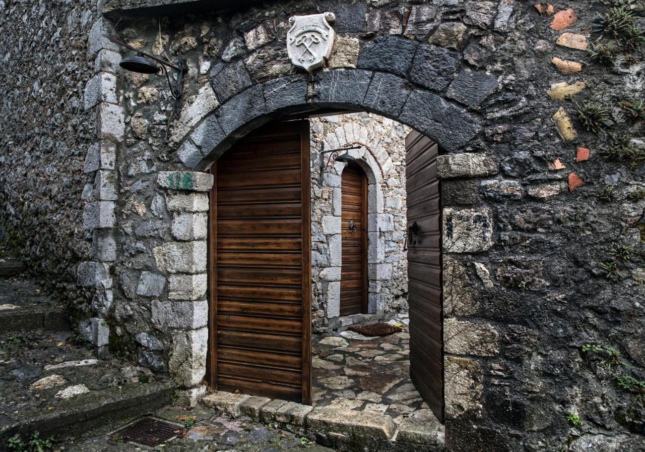 Kanto'S Guesthouse ステムニツァ エクステリア 写真